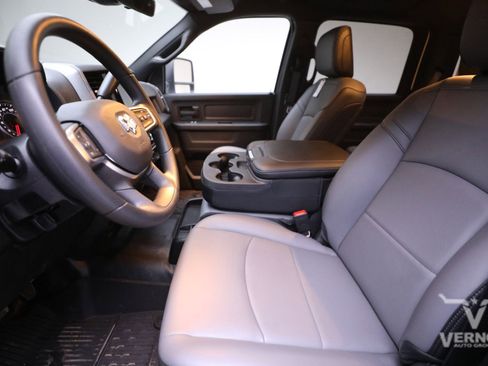 New 2026 RAM 2500 Tradesman w/ Chrome Appearance Group image 5