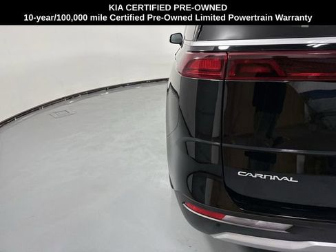 Used 2024 Kia Carnival EX FWD image 29