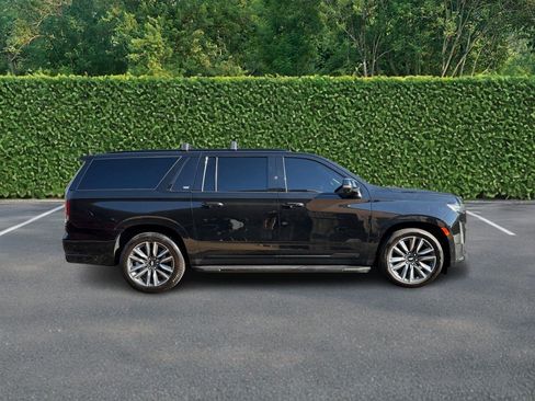 Used 2022 Cadillac Escalade ESV Sport w/ Touring Package AWD/4WD image 2
