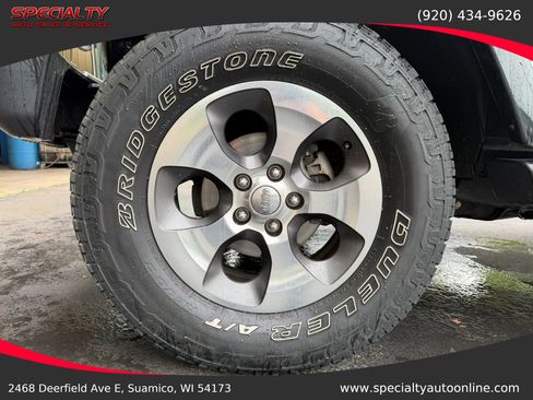 Used 2018 Jeep Wrangler Unlimited Sahara AWD/4WD image 34