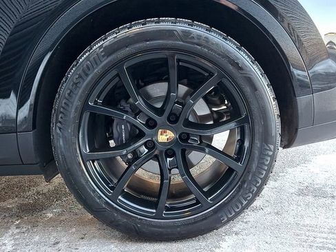 Certified 2025 Porsche Cayenne image 14