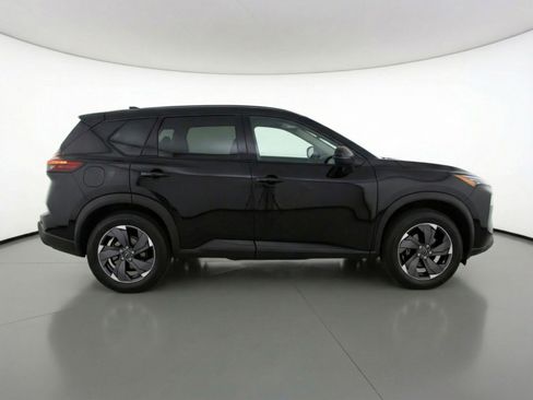 Used 2025 Nissan Rogue SV FWD image 8