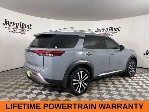 Used 2025 Nissan Pathfinder Platinum AWD/4WD image 6