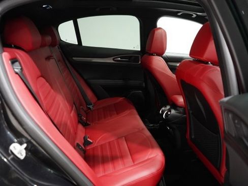 Used 2024 Alfa Romeo Stelvio Veloce image 34