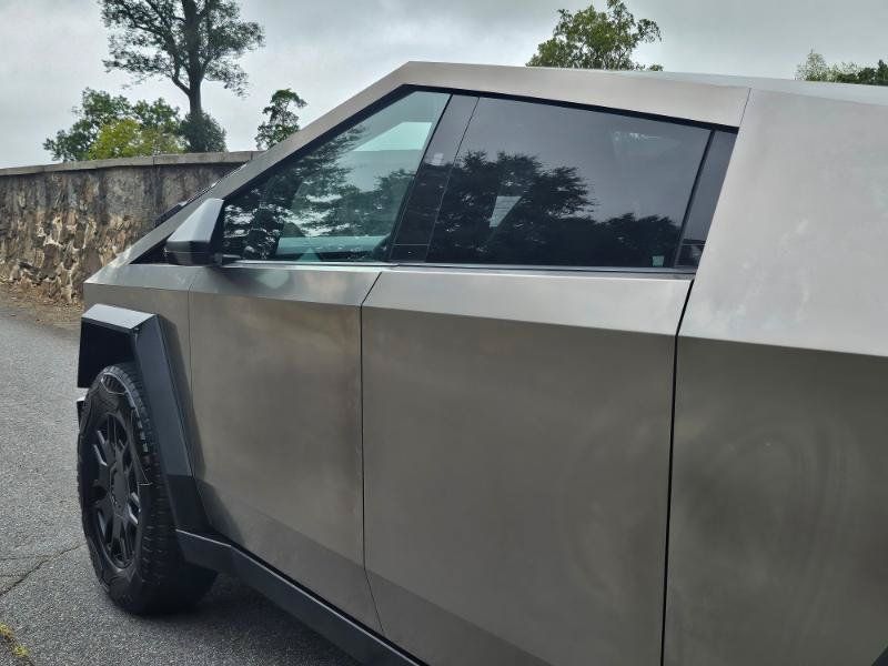 Used 2024 Tesla Cybertruck AWD Crew Cab image 24
