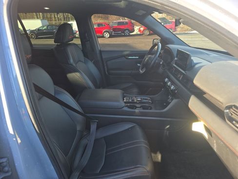 Used 2023 Honda Pilot TrailSport image 11