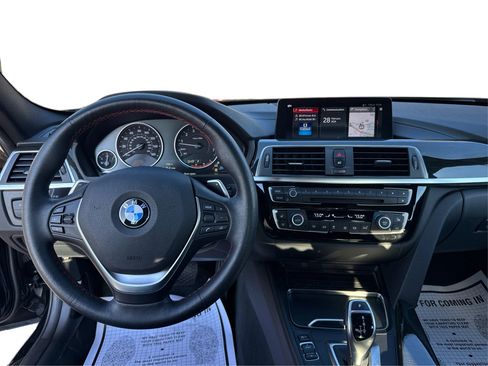 Used 2018 BMW 330i xDrive 330i xDrive Sedan 4D w/ Convenience Package image 25