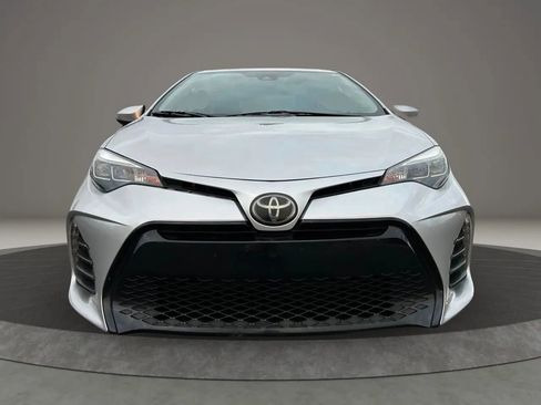Used 2019 Toyota Corolla SE image 3