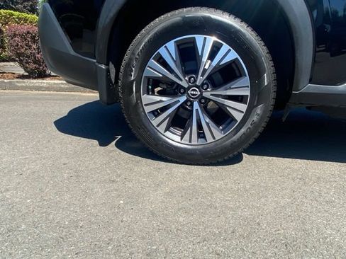 Used 2023 Nissan Rogue SV AWD/4WD image 9