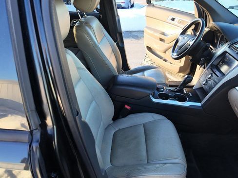 Used 2015 Ford Explorer XLT w/ Equipment Group 202A image 11