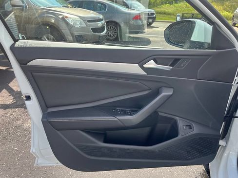 Certified 2025 Volkswagen Jetta S FWD image 10