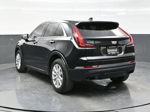 Used 2019 Cadillac XT4 Luxury w/ Cold Weather Package FWD image 5
