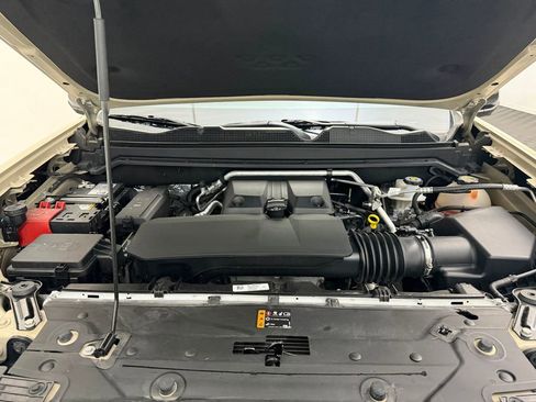 Used 2024 Chevrolet Colorado ZR2 w/ ZR2 Convenience Package III image 31