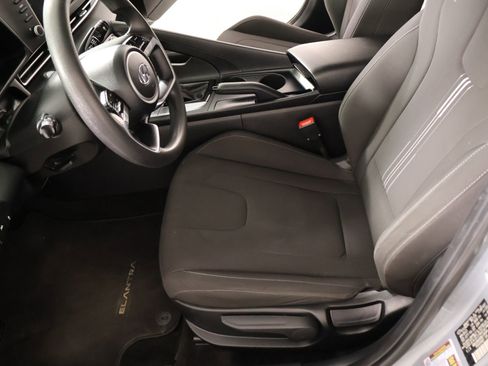 Used 2021 Hyundai Elantra SEL image 10