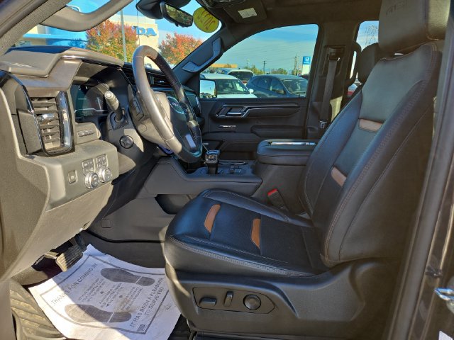 Used 2022 GMC Sierra 1500 AT4 w/ AT4 Premium Package AWD/4WD image 2