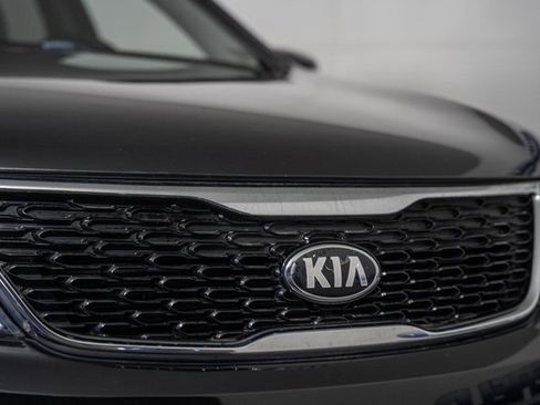 Used 2014 Kia Sorento LX w/ LX V6 Convenience Package image 12