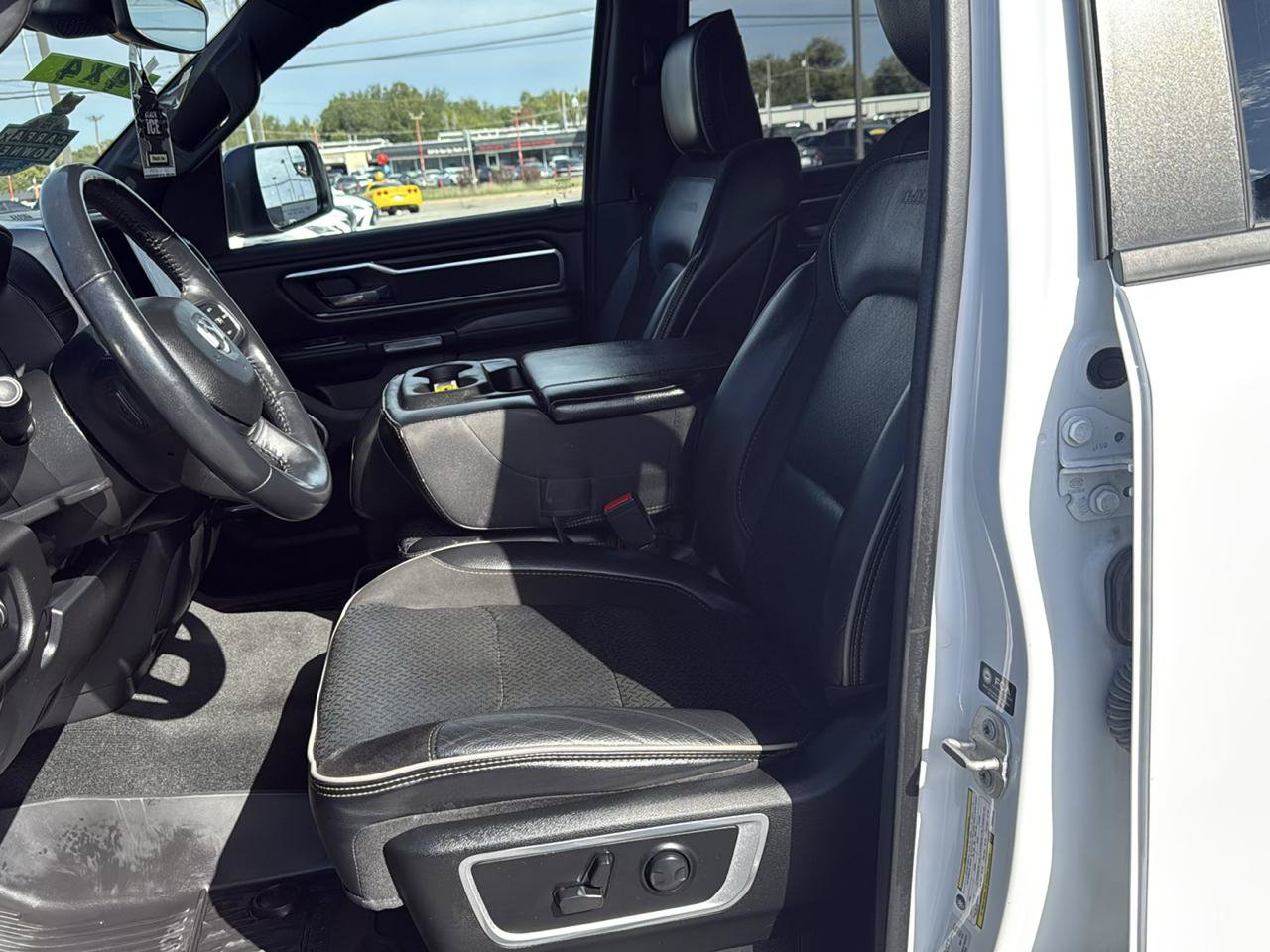 Used 2023 RAM 1500 Laramie w/ Off Road Group AWD/4WD image 11