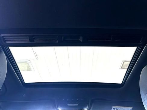 Used 2017 Mercedes-Benz E 300 image 11