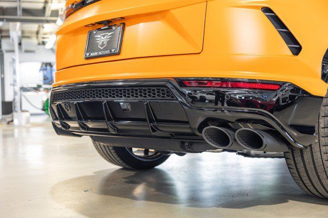 Used 2022 Lamborghini Urus AWD/4WD image 26