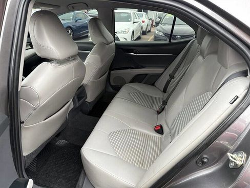 Used 2020 Toyota Camry SE image 14
