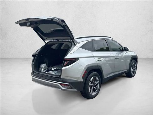 Certified 2025 Hyundai Tucson SEL image 2