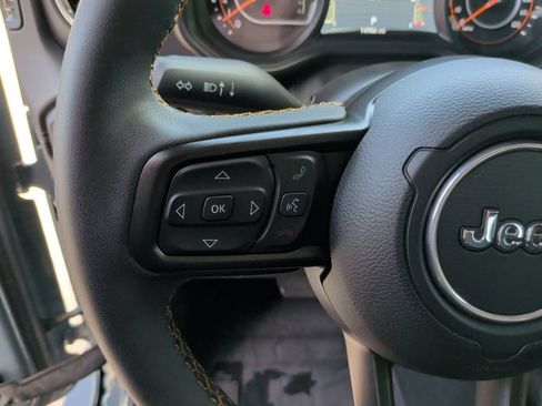 Used 2024 Jeep Gladiator Sport AWD/4WD image 17