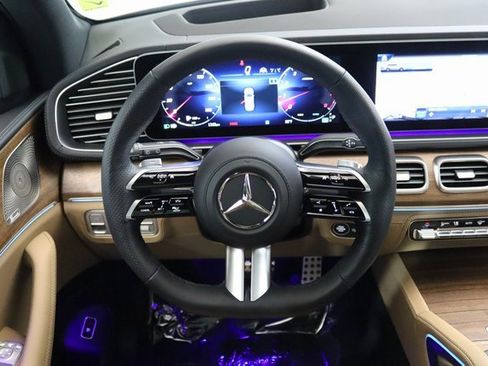 Certified 2025 Mercedes-Benz GLS 580 4MATIC image 5