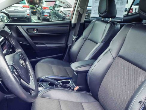 Used 2017 Toyota Corolla SE image 11