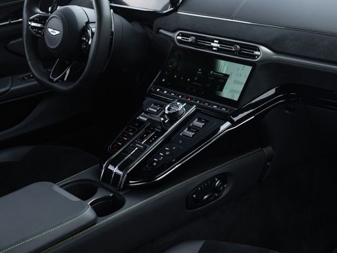 Used 2025 Aston Martin V8 Vantage Coupe RWD image 21
