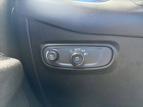 Used 2021 Chevrolet Equinox LT AWD/4WD image 25