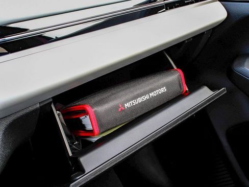 New 2025 Mitsubishi Outlander SE AWD/4WD image 18