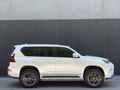 Used 2021 Lexus GX 460 Luxury w/ Sport Design Package AWD/4WD image 8