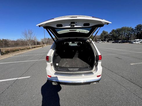 Used 2018 Jeep Grand Cherokee Summit image 25