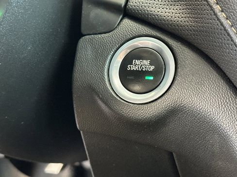 Used 2020 Chevrolet Equinox Premier w/ Premier Redline Edition FWD image 22