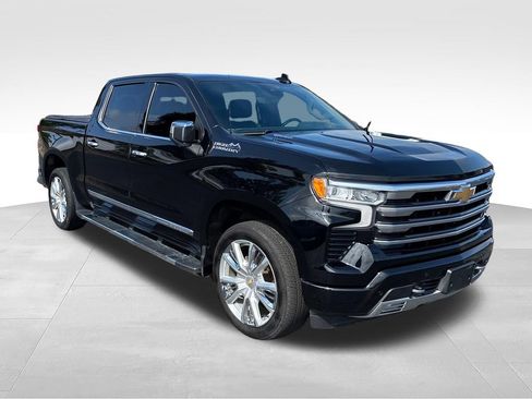 Used 2023 Chevrolet Silverado 1500 High Country w/ Technology Package AWD/4WD image 7