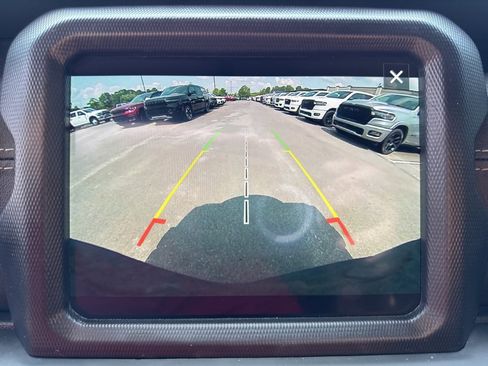 Used 2018 Jeep Wrangler Unlimited Sahara image 36