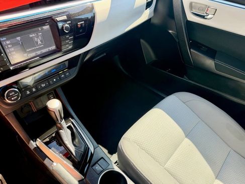 Used 2016 Toyota Corolla LE FWD image 40