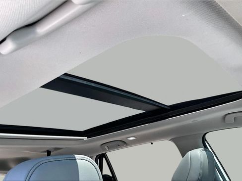 Certified 2024 Honda Pilot Touring image 18
