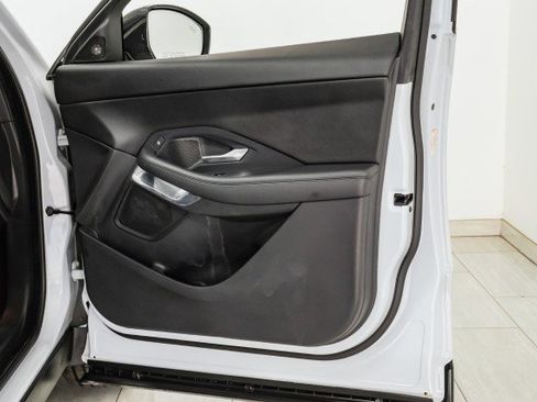 Used 2018 Jaguar E-PACE S image 43