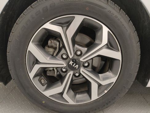 Used 2020 Kia Forte LXS FWD image 31