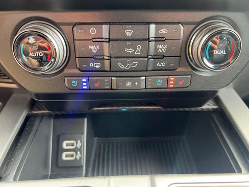 Used 2019 Ford F150 Raptor w/ Equipment Group 802A Luxury image 18