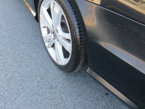 Used 2013 Mercedes-Benz E 350 4MATIC Sedan image 33