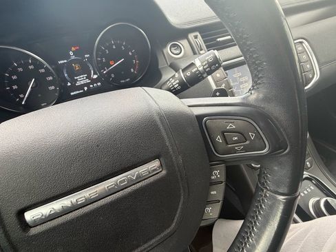 Used 2019 Land Rover Range Rover Evoque SE AWD/4WD image 31