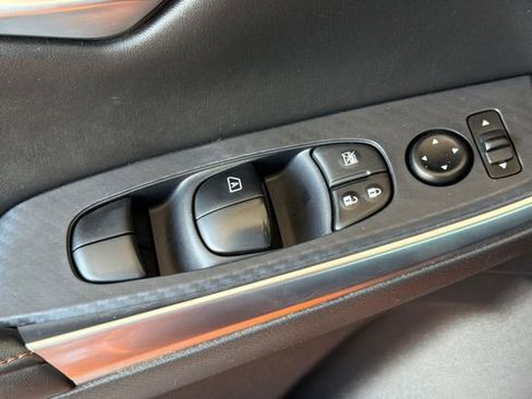 Used 2024 Nissan Sentra SR FWD image 12