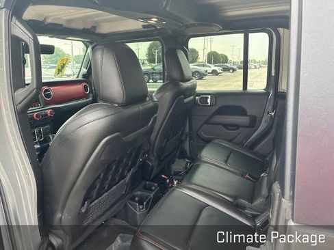 Used 2022 Jeep Gladiator Rubicon w/ Cold Weather Group AWD/4WD image 12