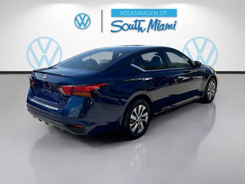 Used 2024 Nissan Altima 2.5 S FWD image 7