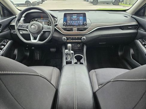 Used 2023 Nissan Altima 2.5 SV FWD image 16