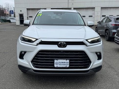 Used 2024 Toyota Grand Highlander Limited image 2