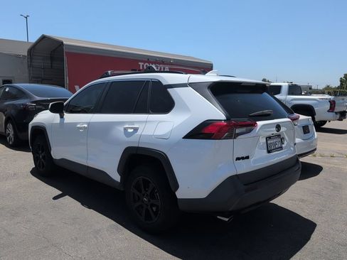 Used 2020 Toyota RAV4 XLE w/ All Weather Liner Package FWD image 4