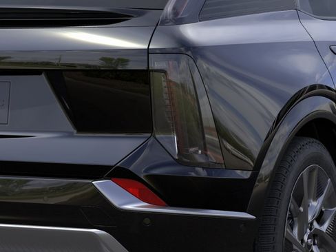 New 2027 Cadillac Optiq Luxury AWD/4WD image 11